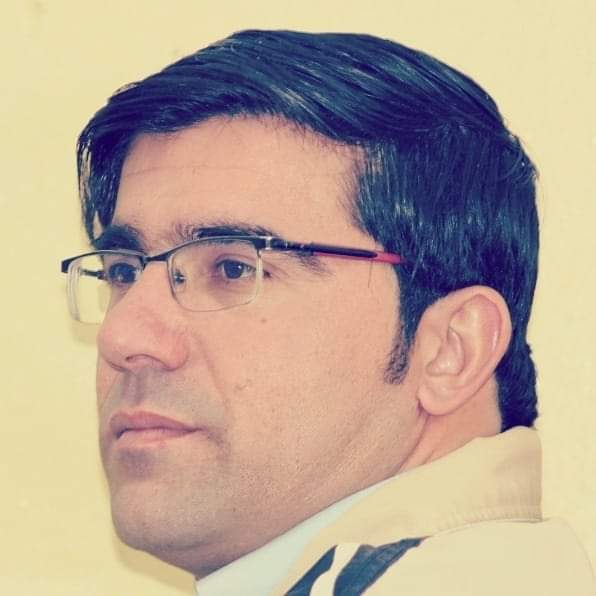 HamdShahzad's tweet photo. هلته د تیارو سره په جنګ یمه...
چېرته چې د لمر هم رڼا نه رسي... https://t.co/OFTJhf7JzL