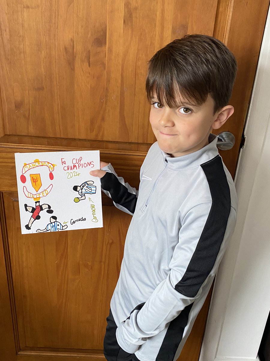 To celebrate winning the FA Cup, Joe has been making a canvas for his hero! ⚽️ 🥅 <a href="/agarnacho7/">Alejandro Garnacho</a>