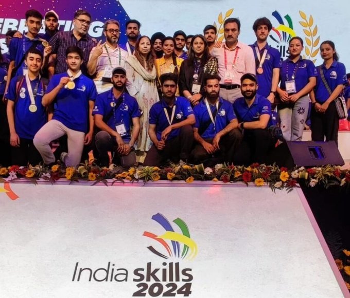 RatherNighat's tweet photo. J&amp;K shines at the 'India Skill Competitions 2024', clinching a total of 11 medals.  Their remarkable performance, including 3 Golds, 2 Bronzes, &amp; 6 Medallions of Excellence, underscores the region's dedication to skill development &amp; excellence. https://t.co/YFdlKWkD1G