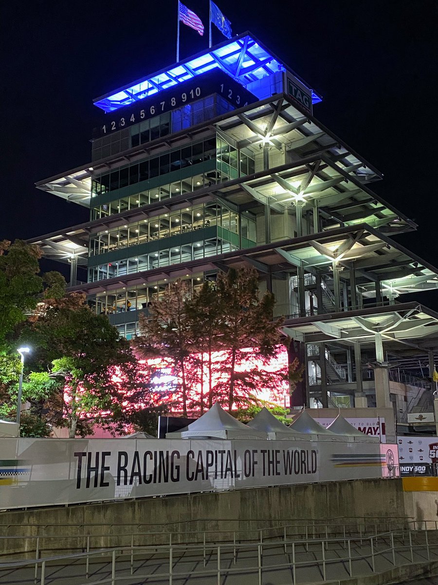 GOOD MORNING. Merry Motorsports Christmas, friends! 🎄