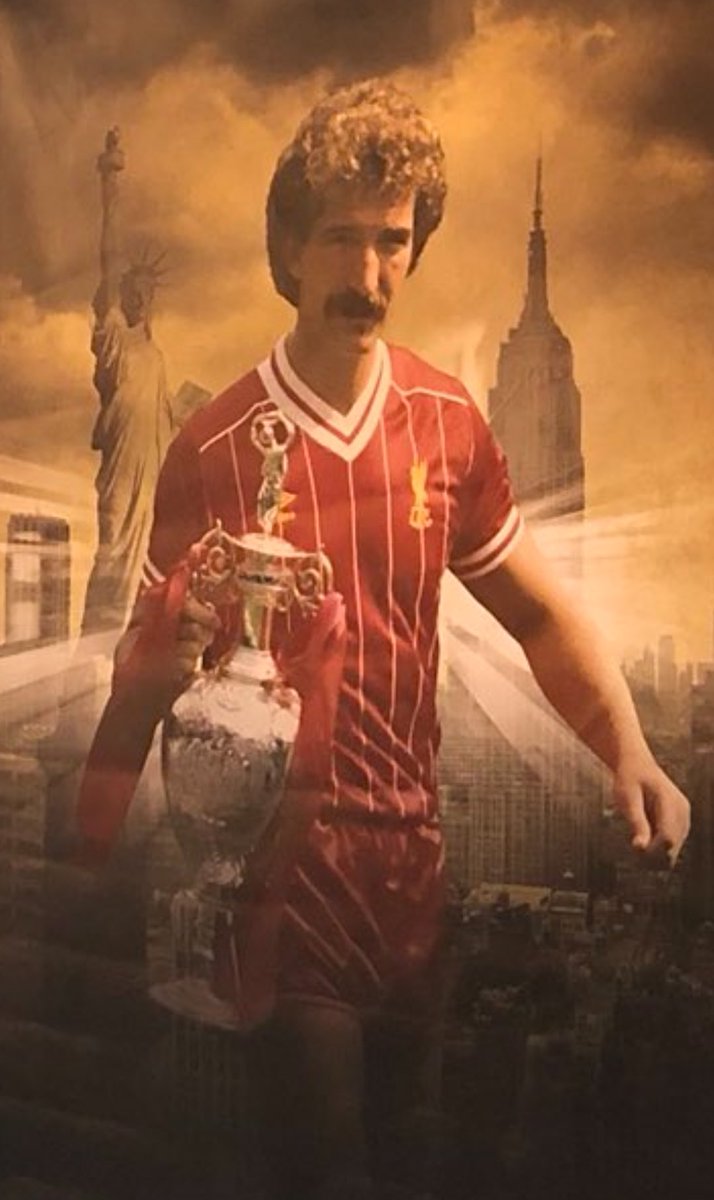 @LFCHistoryShow one hell of a player. be great to see a mural of souey around Anfield. Maybe one like this without the NY skyline @MurWalls