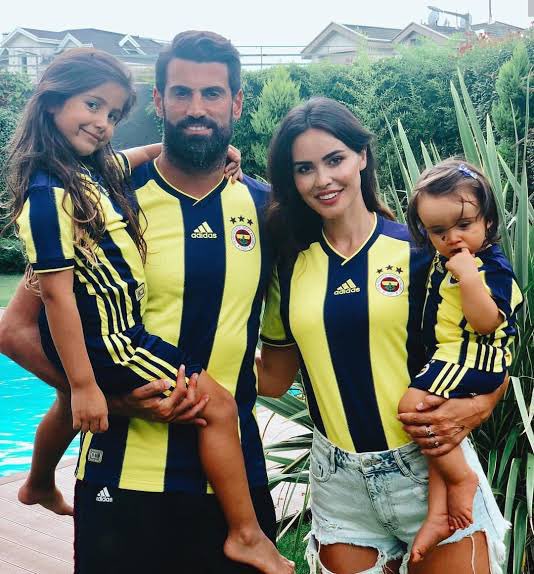 oglanla ben. O ve ben. BIZ yani. enistenizle.