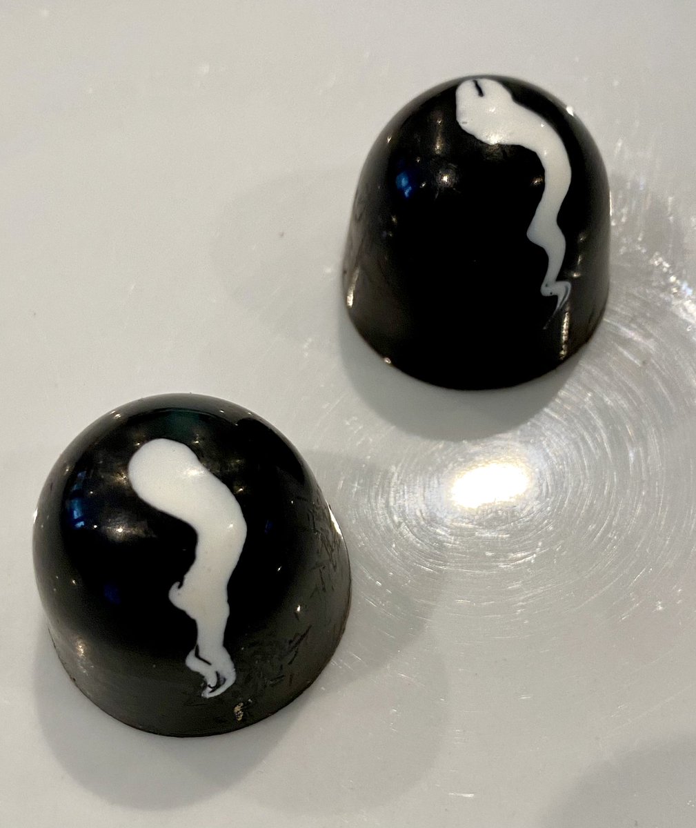 Dark Chocolate Bonbons containing  <a href="/PenderynWhisky/">Penderyn Distillery</a> Merlyn Liqueur by <a href="/BreconChocolate/">BreconChocolates</a> are👌