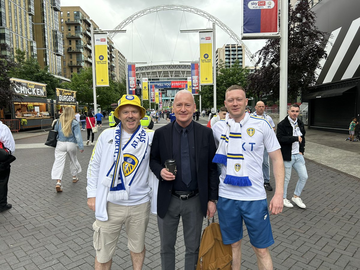 JimWhite's tweet photo. Good morning from Wembley! 
Quick round of applause for @LUFC fans Bradley and Chubby who’ve made the trip all the way from Fort William! 
They follow the team, home and away!!🏴󠁧󠁢󠁳󠁣󠁴󠁿 👏 https://t.co/UlVAyZXnC6