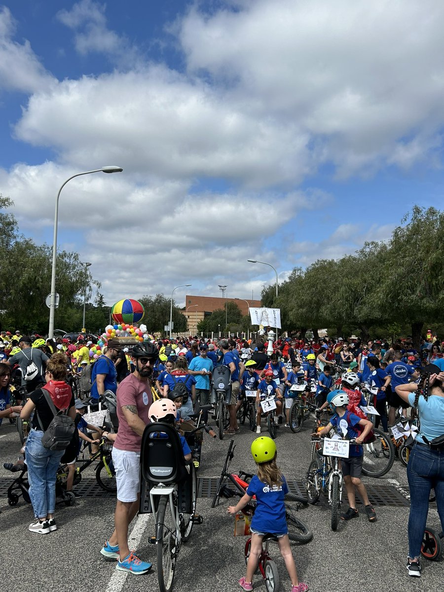 🚴‍♂️🚴‍♂️Comença la 80 edició de la Festa de la bicicleta de #elvendrell, més 1.000 inscrits!!. Festa i reivindicació per una mobilitat sostenible. #educació @elVdefesta #BaixPenedès