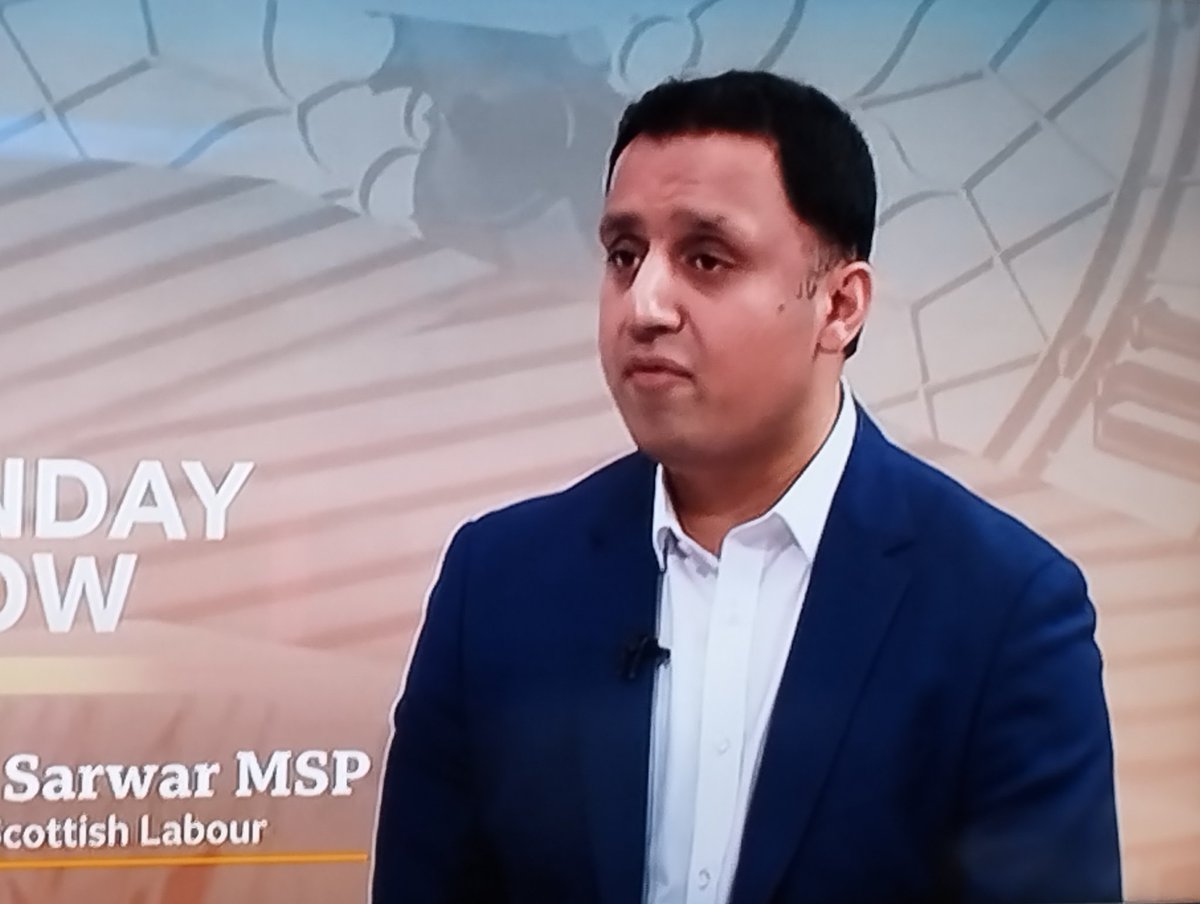 I'm guessing that #AnasSarwar missed #LauraKuenssberg earlier, when it was pointed out to #RachelReeves that #Labour is NOT banning fire & re-hire contract! #BBCSundayShow #TheSundayShow