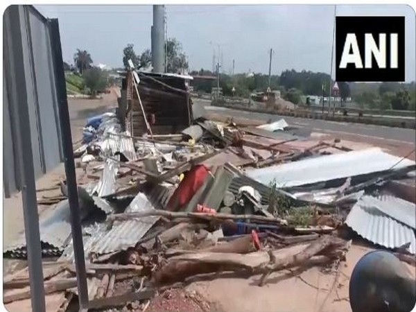 ani_digital's tweet image. 4 died, another 4 injured as bus rams into roadside hutments in South Goa

Read @ANI Story | aninews.in/news/national/…
#Goa #SouthGoa #accident