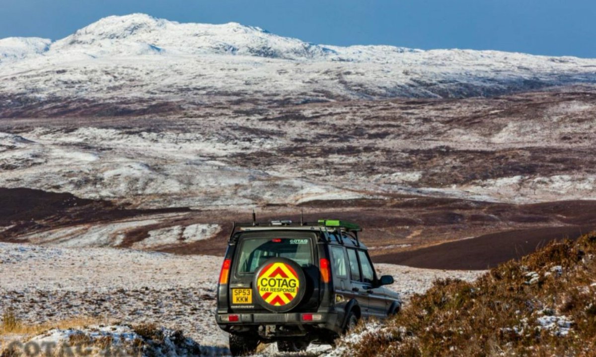 Volunteers with modified 4x4s from COTAG are rescuing stranded drivers in Scotland's extreme weather. True community heroes!  #COTAG #CommunityHeroes #4x4Rescue #Scotland