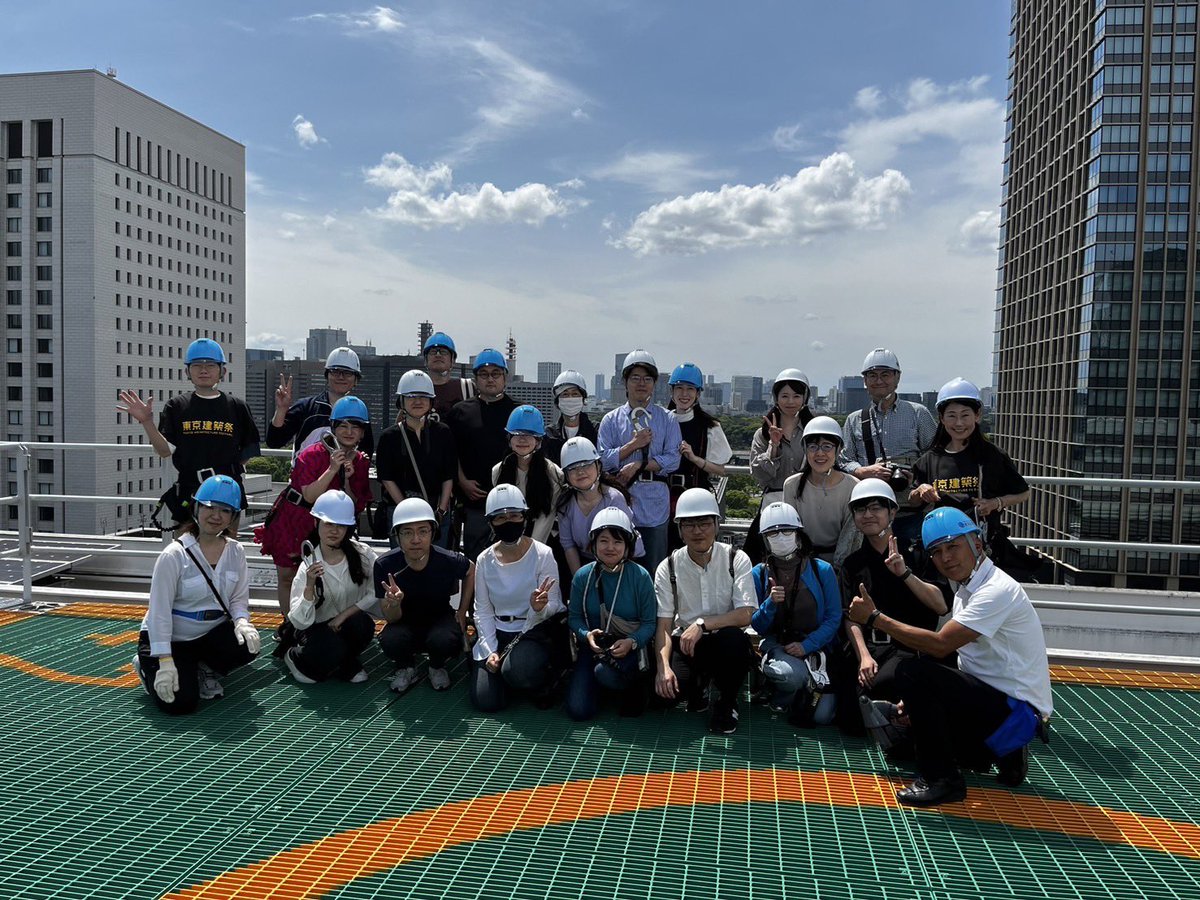 【東京国際フォーラム ガイドツアーレポート】
建築家ラファエル・ヴィニオリの代表作
船の竜骨構造を思わせる巨大な梁を屋上から間近で見学しました

#東京建築祭