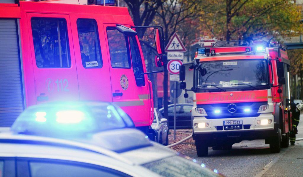 Mehrere Brände mit Verletzten in Hamburg – Feuerwehr im Dauereinsatz bit.ly/3UZL5aI