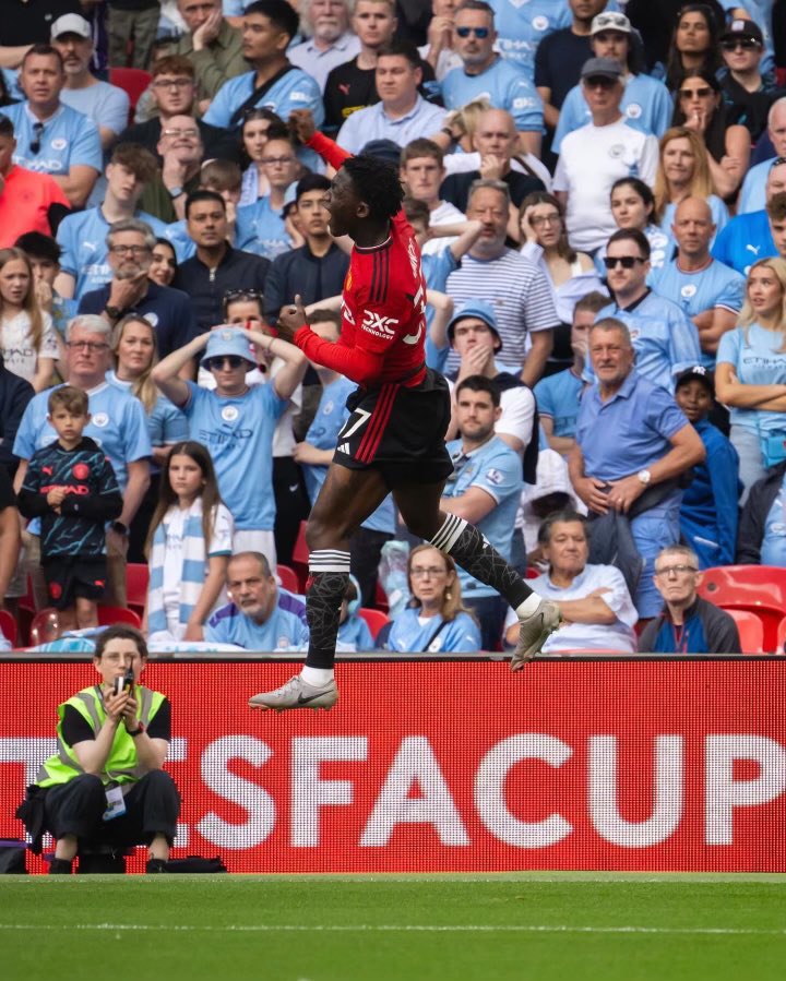 Nicole Deans tweet media