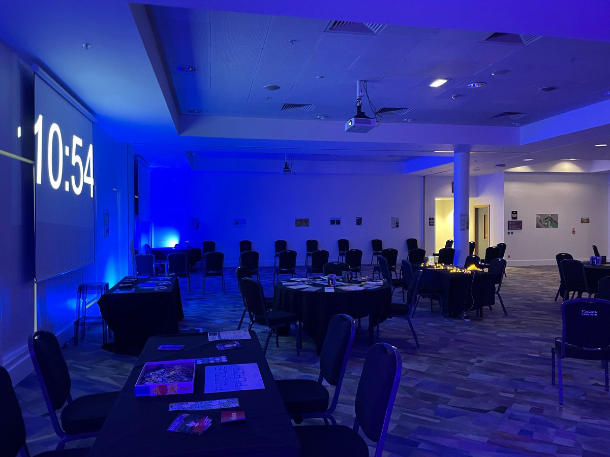 gamingthemind's tweet image. Last day of #MCMComicCon!  We're here with the Reset Room, a chill space to take a break! We have lo-fi activities to unwind with, and we've got mental health info available, too. It's staffed by our awesome crew, so do say hello! 🧠🎮

Find us upstairs in the Platinum Suite!