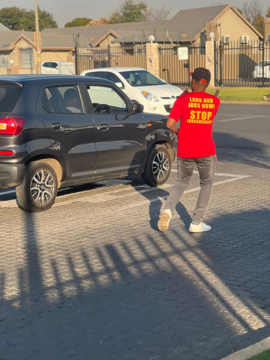 We are painting the town red! Victory is certain. Let us meet at the ballot box on 29 May! #VoteEFF