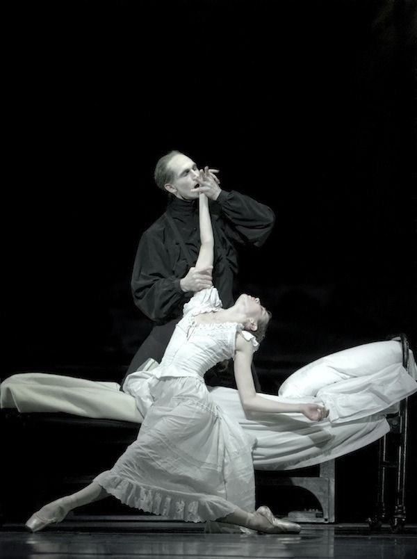 Danse Macabre tweet media