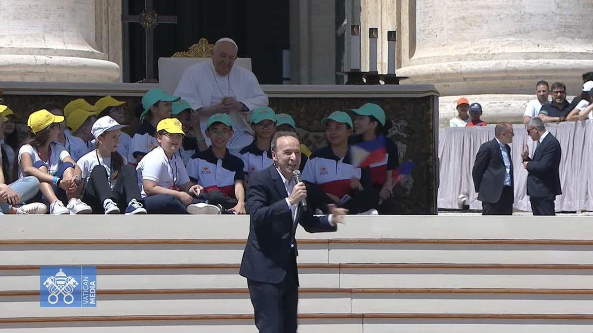 Roberto Benigni is Pope Francis’ biggest fanboy