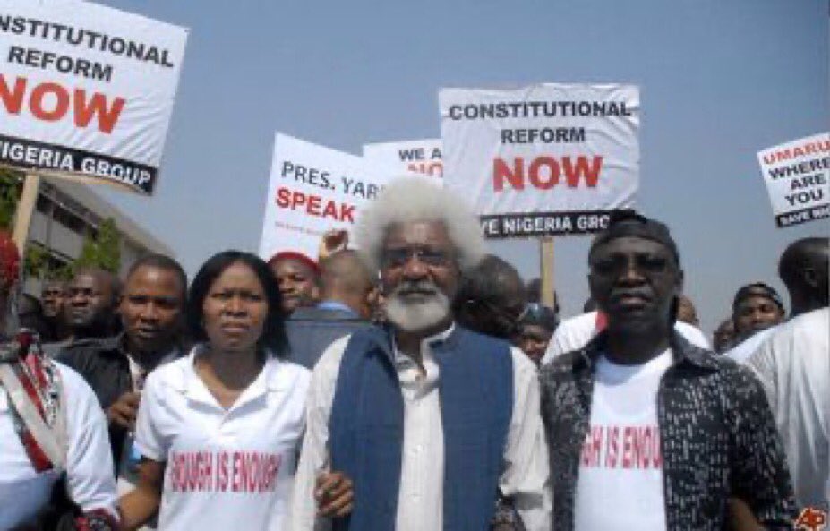 When Soyinka protested in 2014.
One bag of garri was N12,000
One paint of garri was N300.
One cup of garri was N30.

Now in 2024.
One bag of garri is now N150k.
One paint of garri is now N4000.
One cup of garri is now N250.

Yet, Soyinka has refused to hit the street.