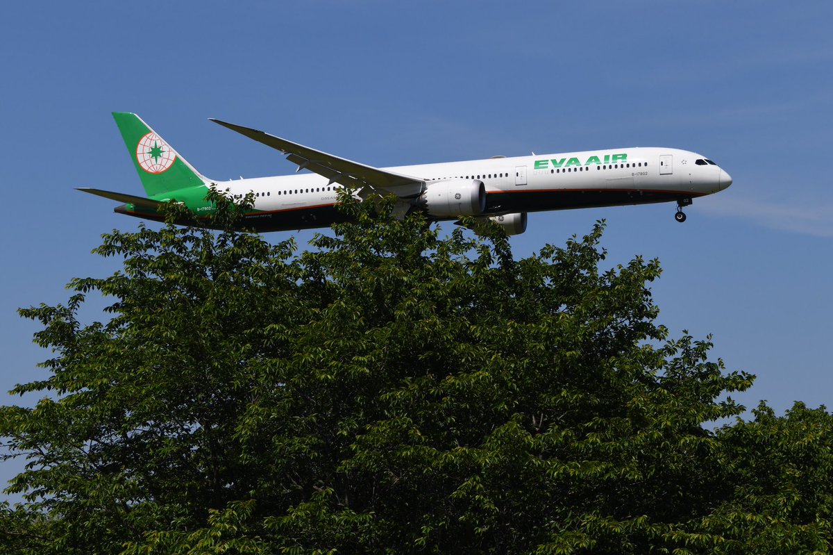 2024/05/25
成田国際空港に着陸する飛行機
成田市さくらの山公園
EVAAIR 航空機/ボーイング787−10