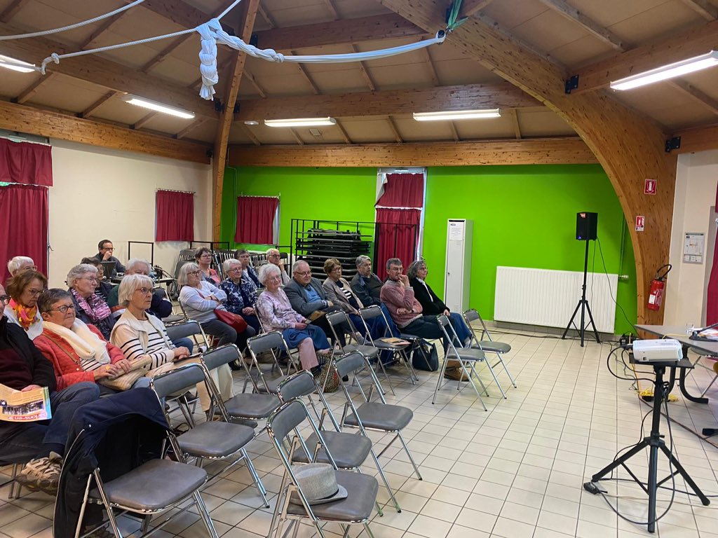 🇪🇺 La Rochelle, puis Parthenay… Il est important d’aller à la rencontre de nos concitoyens pour Réveiller l’Europe. 🗳️ Le 9 juin prochain, on vote pour une #Europe sociale et solidaire avec @rglucks1. @PS_DeuxSevres79 @partisocialiste