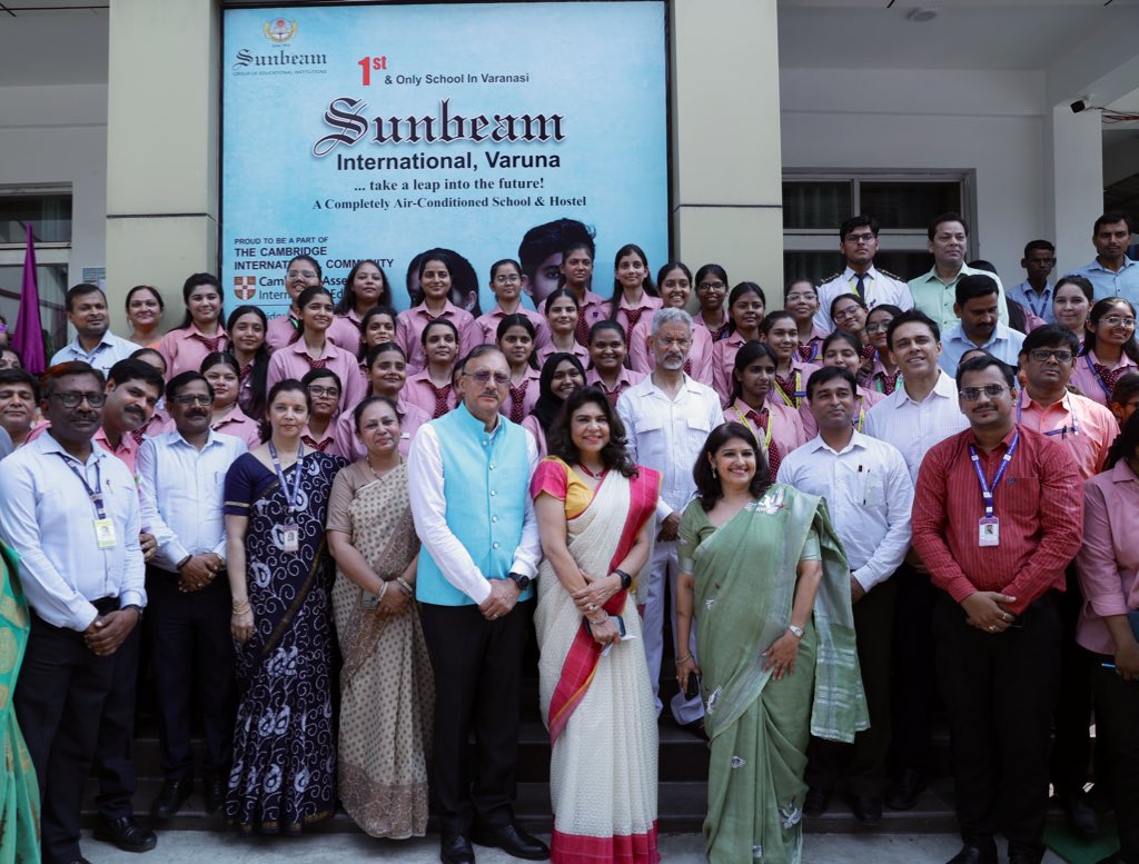 DrSJaishankar's tweet photo. Delighted to interact with teachers and students of Varanasi on the topic: Empowering With Education-Teaching for a Better Tomorrow.

Firmly believe in Education for an era of Technology and Globalisation. Underlined the many steps in the last decade to make the best of the tech era and the global workplace. At the same time, we are  giving due focus on our traditions and civilizational heritage. 

Influence of Bharat will be a function of progress of the country. Our teachers have a special role in shaping the future because it is our students who will realise it in our Amritkaal.