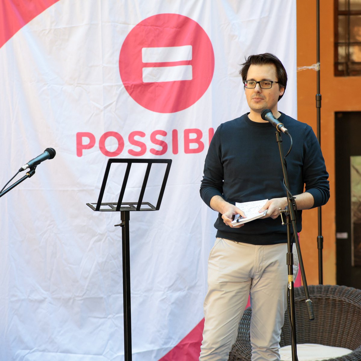 Chiunque ha diritto di accedere a un alloggio dignitoso a condizioni accessibili. Non si può parlare di diritto alla casa senza parlare di disuguaglianze e dei fattori che le causano, siano esse geografiche, economiche o sociali. 

Carlo Alberto Lentola
#SenzaConfini