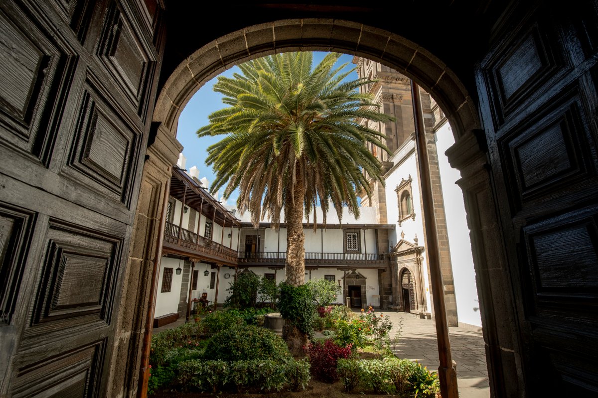 Esta semana la catedral de #LasPalmasDeGranCanaria cumplía 50 años. El templo que cuenta con más 520 años de historia, celebra medio siglo de su declaración como edificio histórico artístico nacional.