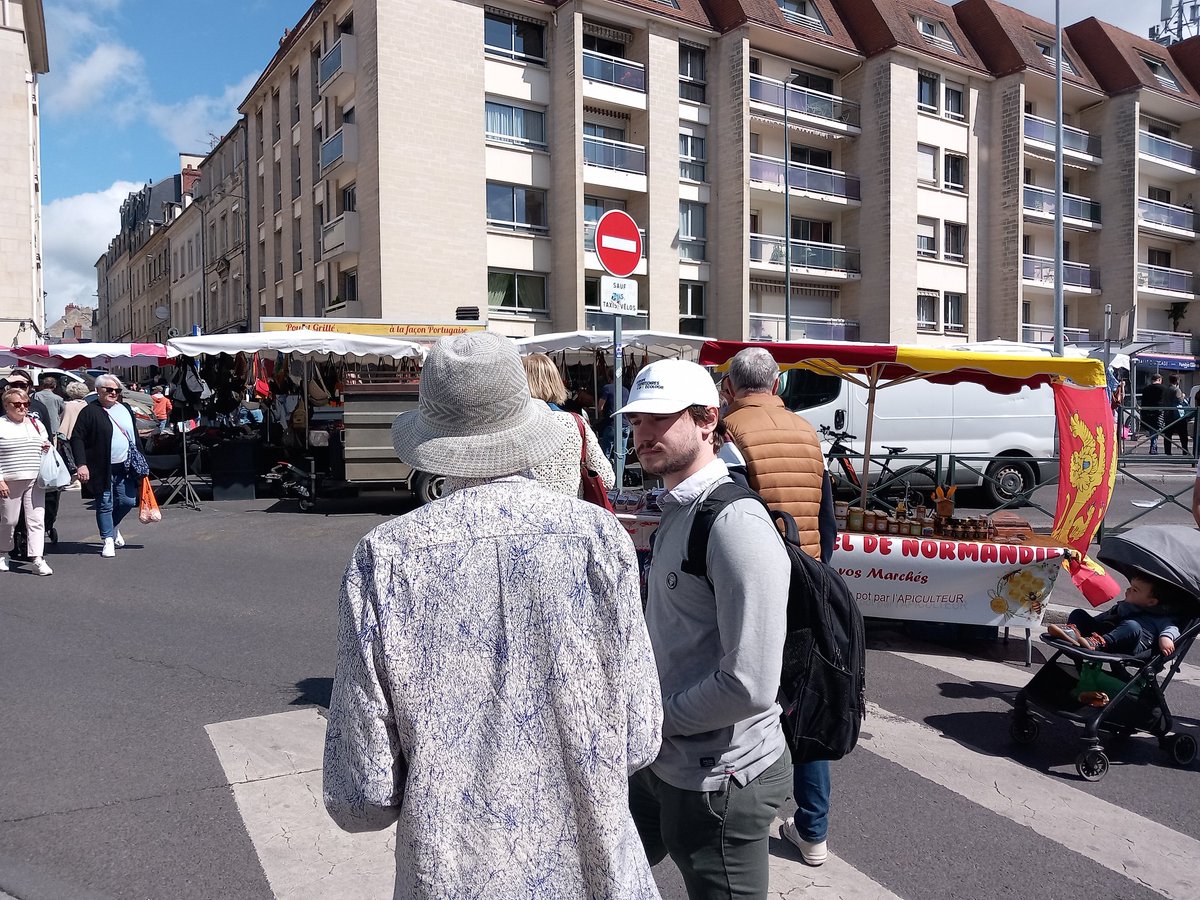 fguegueniat's tweet photo. Coup de @volt_france sur le Marché de Caen ce matin pour défendre des valeurs humanistes @PartiRadicalG @Lacroix_PRG @ETE_2024 
Excellent accueil et partage.
On compte sur vous ! #Europénnes2024 @jendzio https://t.co/OHzNjgYs2e