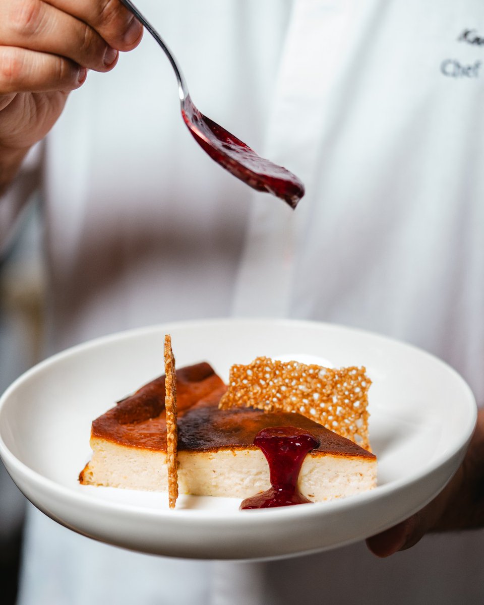 A slice of our Basque cheesecake with a coffee could become your happy place! Topped with berry compote and honey-sesame tuile, it’s pure comfort on a plate at @minabrasseriedubai 🍰

#FourSeasons #FSDubaiDIFC