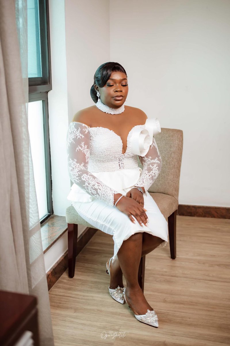 MaryOmoju's tweet photo. Redesigned my original design for another client  😍 , which do you prefer ? ….. Dear 2024 brides my dm is open .

 #GreatManchesterRun #FACUP24 #HalaMadrid https://t.co/JJWIgME2f9