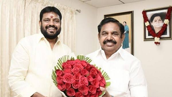 #BreakingNews‌
அதிமுக முன்னாள் எம்.எல்.ஏ. சத்யா என்ற சத்யநாராயணன் மீது லஞ்ச ஒழிப்புத்துறை போலீசார் வழக்குப்பதிவு

சட்டமன்ற தொகுதி மேம்பாட்டு நிதியில் ரூ.35 லட்சம் முறைகேடு செய்ததாக முன்னாள் எம்.எல்.ஏ. சத்யா உள்ளிட்ட 7 பேர் மீது வழக்குப்பதிவு

#ADMK #TnPolice