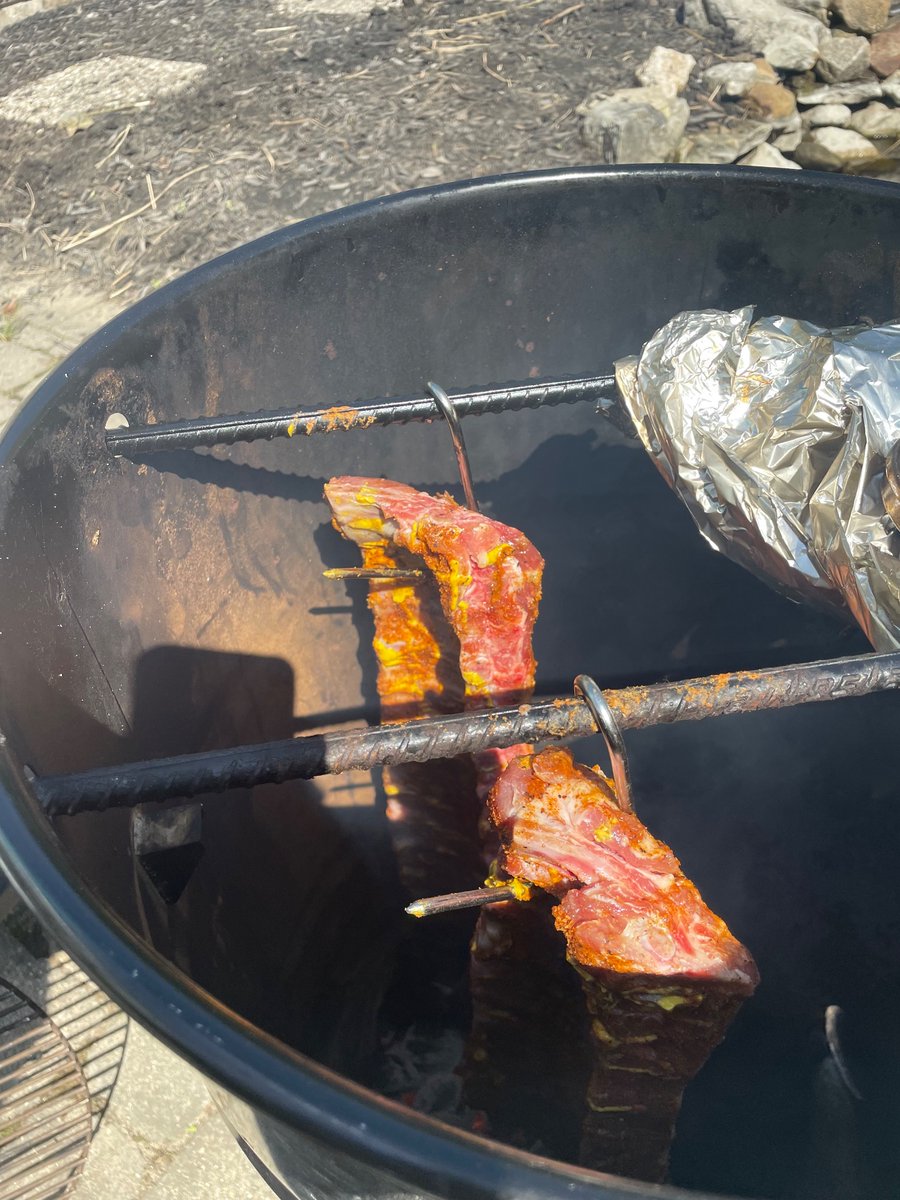 First time hanging ribs. Been reading gives more of a grilled flavor. Happy long weekend #nephbbq
