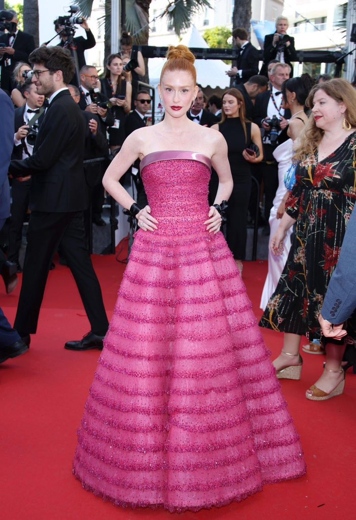 a total of 17 armani privé looks were worn at the 77th cannes film festival, here’s a thread of all the celebrities wearing armani privé at the cannes film festival