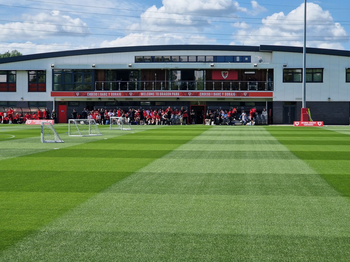 Leighton tweet media