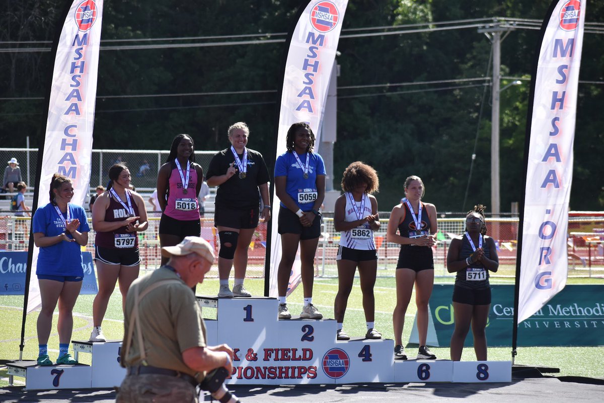 SouthDistance's tweet photo. What a State weekend for these girls! 6th place as a team, 10 All-State medals, 3 school records, & a State meet record. So proud of them! ๐๐ https://t.co/AhUEcl5vkr