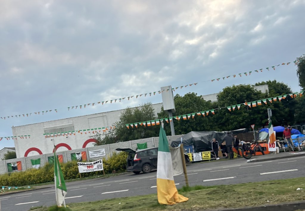 @jennymaguir Nobody in authority appears to care that there has been an encampment on the Malahide Road for over 2 months, since 22 March. At an empty paint factory that could be used to house asylum seekers

Better than tents