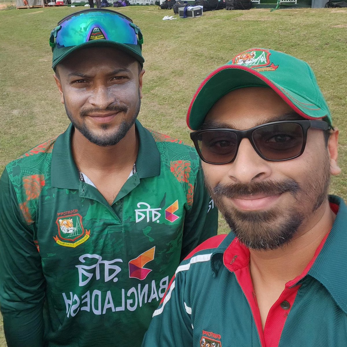 DewanSaad's tweet photo. Thank you @Sah75official for making my dream come true and being so nice and friendly during the BD vs. USA game. 

You truly are the Greatest of All Time 🐐 and it was an honor to meet you. Keep making our nation proud! #Bangladesh @BCBtigers #Dewaning https://t.co/AJTWFTQrWz
