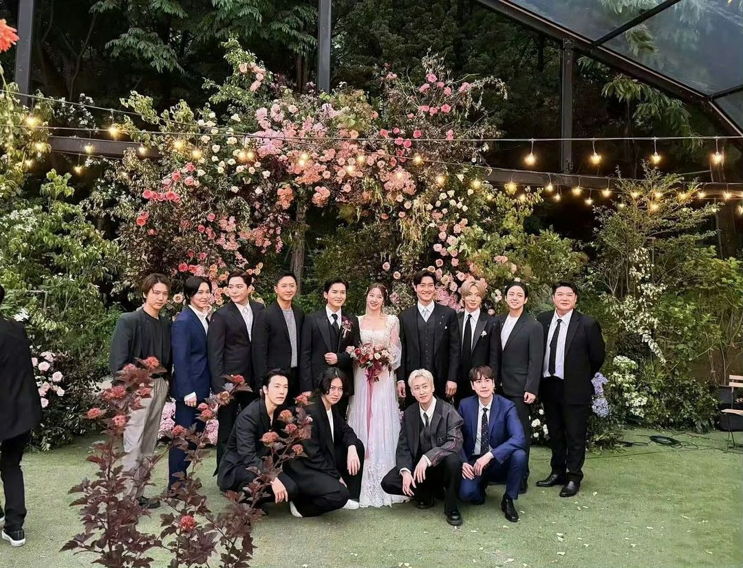 My first love 💙 #superjunior with all original members finally in Ryeowook's wedding never expecting this