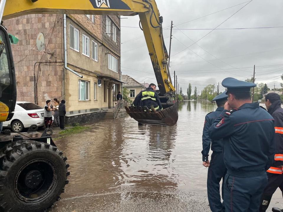 2 victims, 2 missing in Lori & Tavush, Northern Armenia as a result of flooding. 223 evacuated citizens, 11 destroyed bridges, collapsed roads, incl interstate one to Georgia. The Debed river has overflowed at night. There is an emergency situation in a number of settlements.