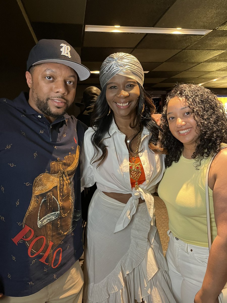 rikeknows's tweet photo. @tariqnasheed we drove out from Boston the see the #MicrophoneCheck and loved it!! @MCDebbieD https://t.co/PLH0t5IuEp