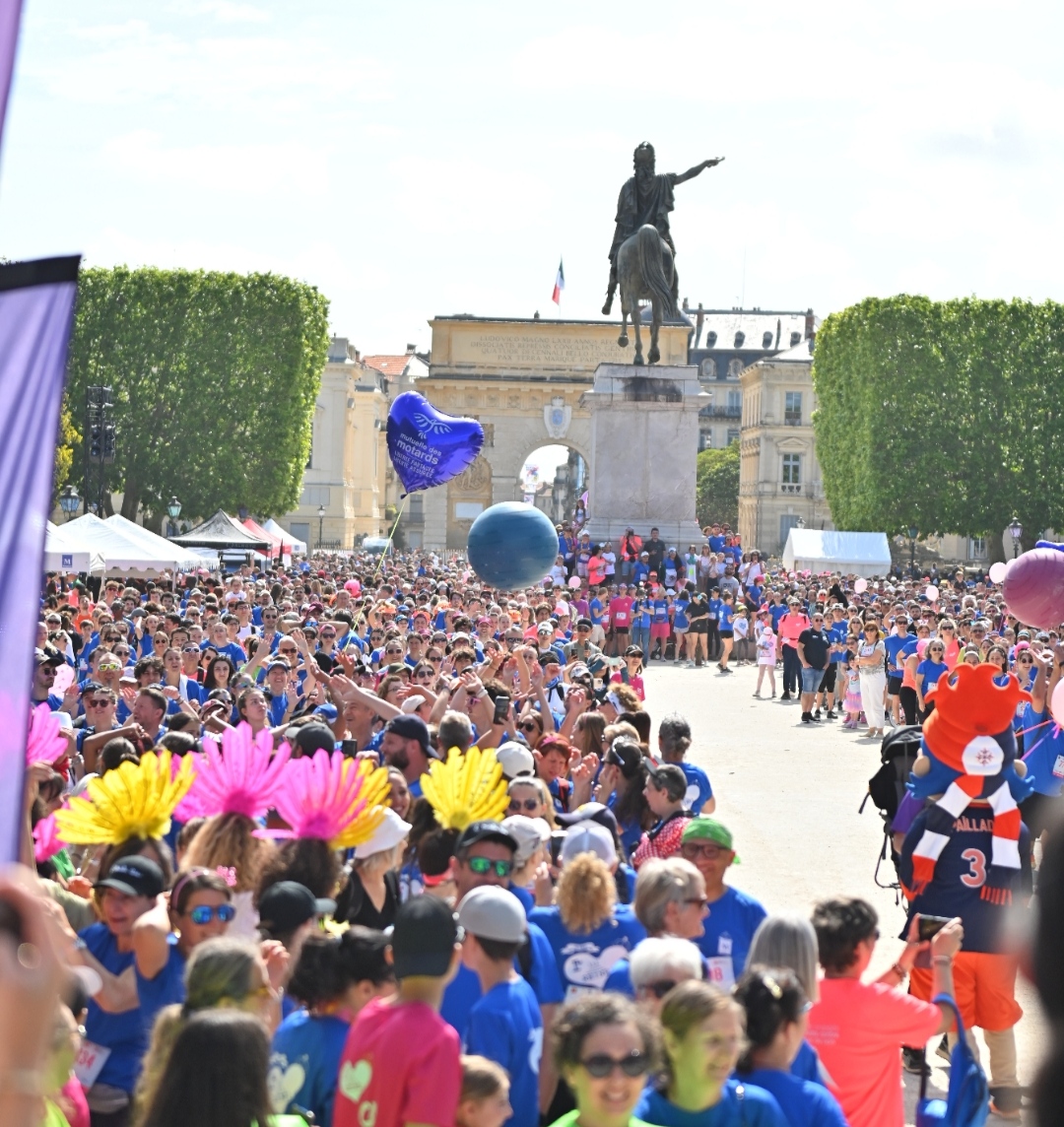 Retour en images sur la 15e édition de la @MontpellReine qui a eu lieu aujourd'hui 🎉 Merci à tous les participantes et participants de cette course caritative qui continue d'œuvrer à la sensibilisation, au dépistage et à la lutte contre le cancer du sein 💪🩷