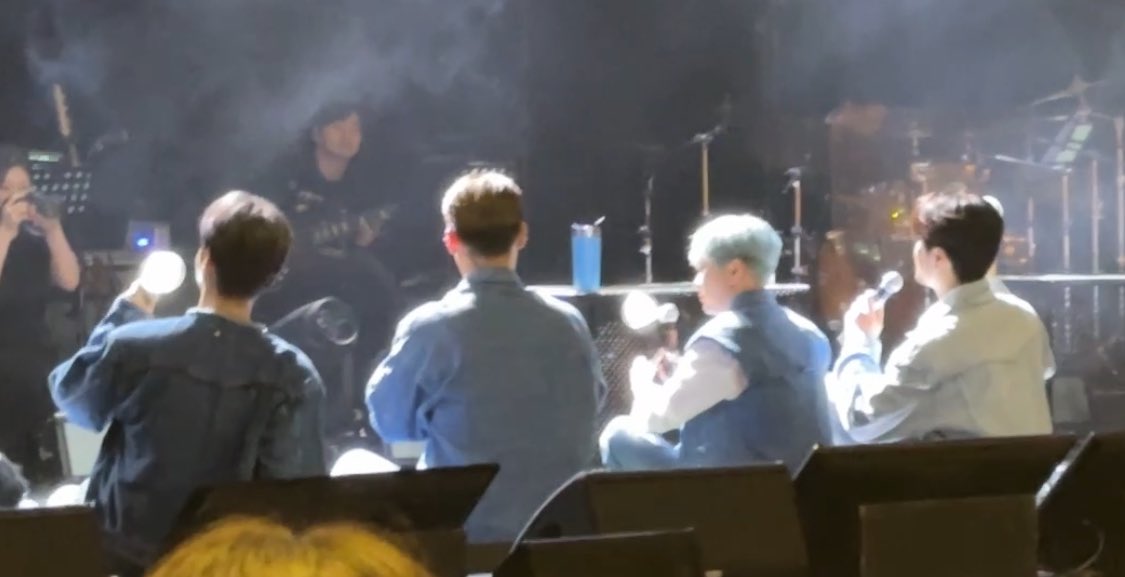 함께 있는 것만으로 웃음짓게 해주는 내 라포엠 4주년 축하하고 고마워❤️