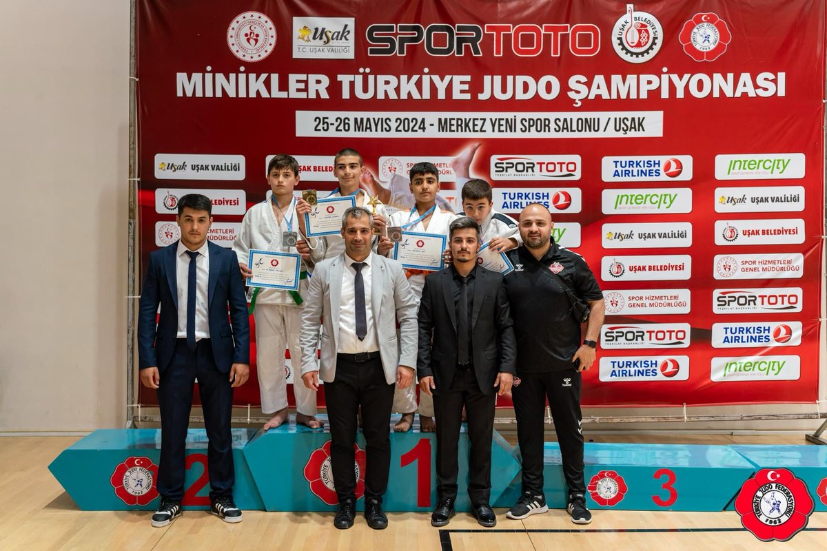 sanliurfabld's tweet photo. 25 - 26 Mayıs tarihleri arasında düzenlenen Spor Toto 2024 Minikler Türkiye Judo Şampiyonası'nda Büyükşehir Belediyesi sporcularımız; 

Hasan Kırmızı Türkiye İkincisi,
Hüseyin Çap Türkiye Üçüncüsü olmuştur. 

Makedonya’da yapılacak olan Balkan Judo Şampiyonasına katılmaya hak kazanan sporcularımıza ve antrenörlerimize başarılar dileriz.