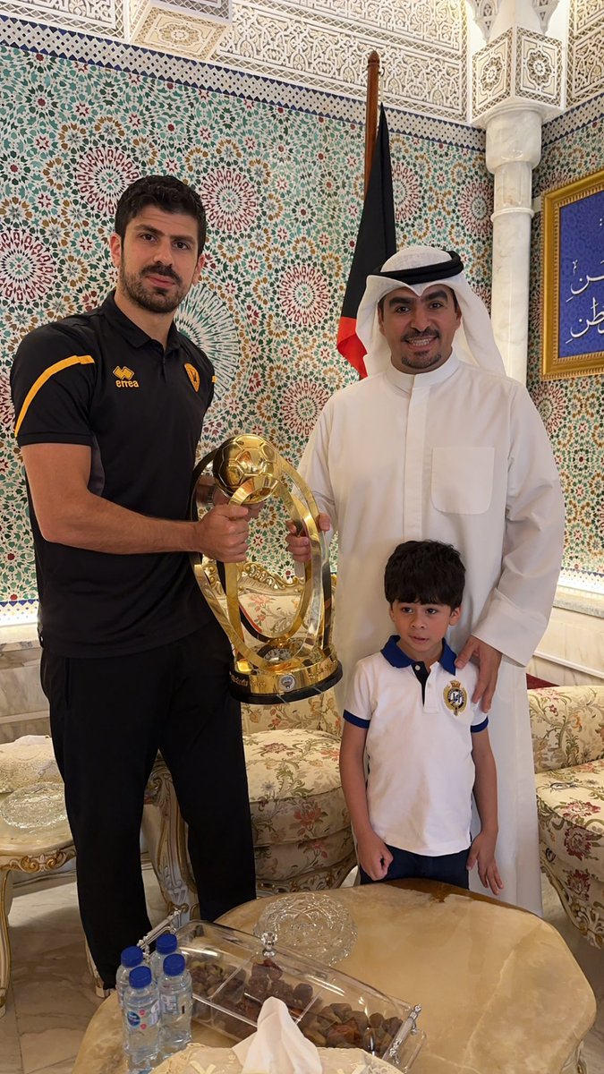 كل الشكر و التقدير
 للسيد/سعود عبدالعزيز البابطين
 و السيد/محمد عبدالعزيز البابطين
 على تكريمهم للفريق الأول لحصولنا على كأس الأمير حفظه الله و رعاه 
كثر الله خيركم و أغناكم الله من فضله💛
<a href="/Mohmd_Albabtain/">محمد عبدالعزيز البابطين</a>