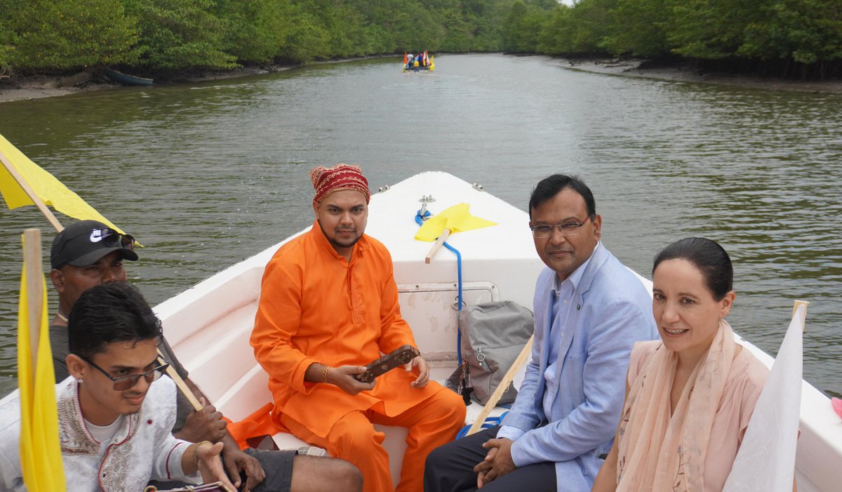 HC @PSRajpurohit13 had the flavour of the 'Indian Arrival Day' in a traditional manner with MP Mr. Devendranath Tancoo on a boat ride from Avocat to Sudama Teerath in the back waters of South Trinidad on May 26, 2024. @IndianDiplomacy @DiasporaDiv_MEA @MEAIndia #IndianArrivalDay