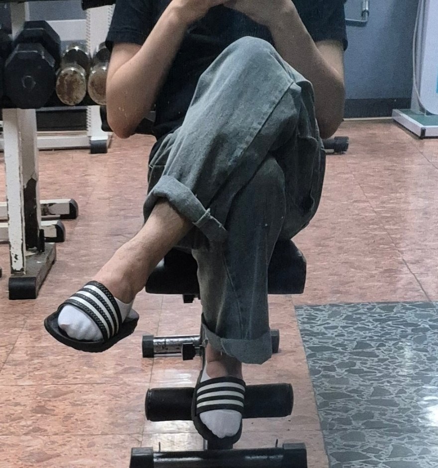bal17267's tweet photo. 킁킁? 핥? https://t.co/KWIDoOescz
