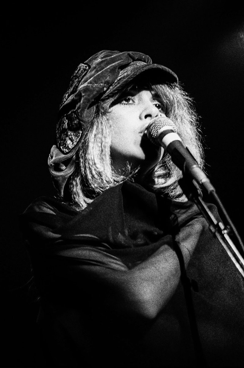 Nickslive's tweet photo. Happy birthday, Stevie Nicks! 
🎉🎂🎈 
You enhance our lives, simple as that. Your voice and your presence through your music have inspired, empowered, and helped us all sail through the changin’ ocean tides. 

Today and every day we celebrate you. https://t.co/pNkBohRKgY