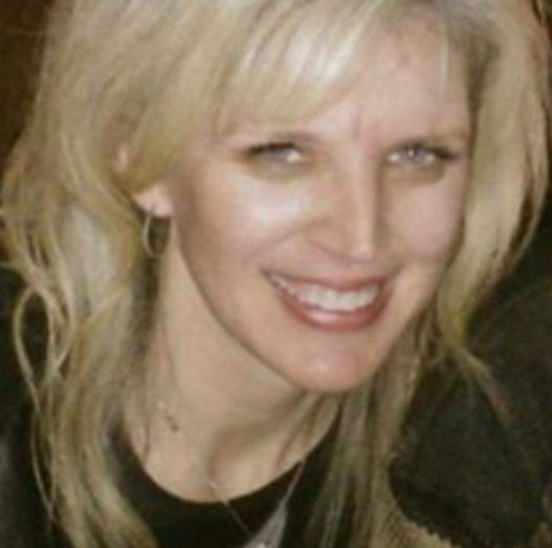 AskATranswidow's tweet image. My ex imitated me.  He mimicked my mannerisms and laugh.  He copied my hairstyle and hair color. Even his nose job looks similar to my nose.  He wore my clothes.  He used to watch me while I did my makeup. I just thought we were talking until I read in his messages about how he…