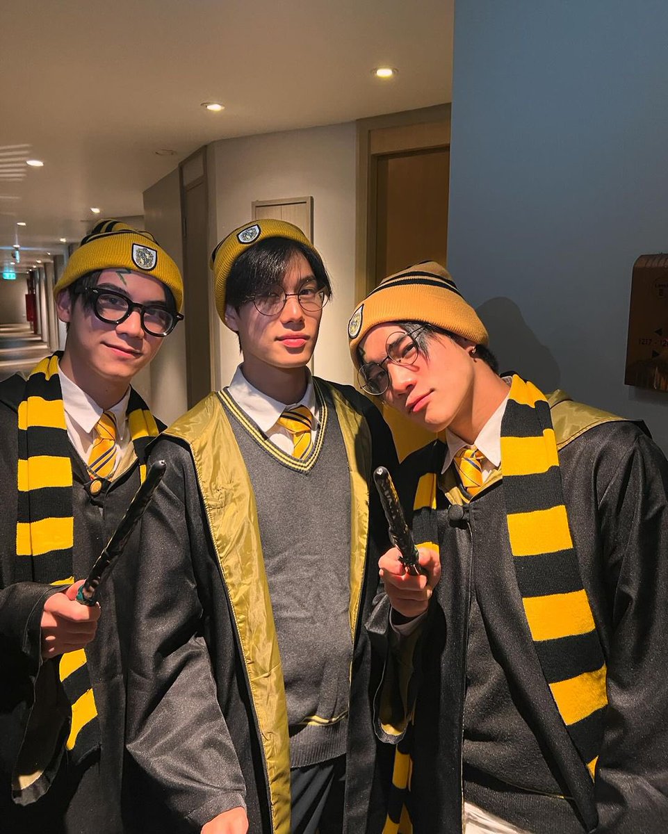 ฮัลโหลโบ๋ โก๋ Hufflepuff เอง💛🌟⚡️ #GMMTVOuting2024 #satangks #phuwintang #Fourthnattawat