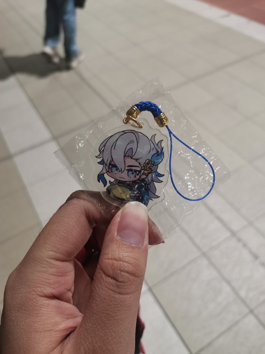 insanitykitty's tweet photo. better late than never!

the rain decided to be a party pooper but today was chill and fun. thank you @thesvcph for hosting this wriolette event. 🌧️⛓️

this vivi charm was actually waiting for me 🫣 https://t.co/TIRsNlSfkH