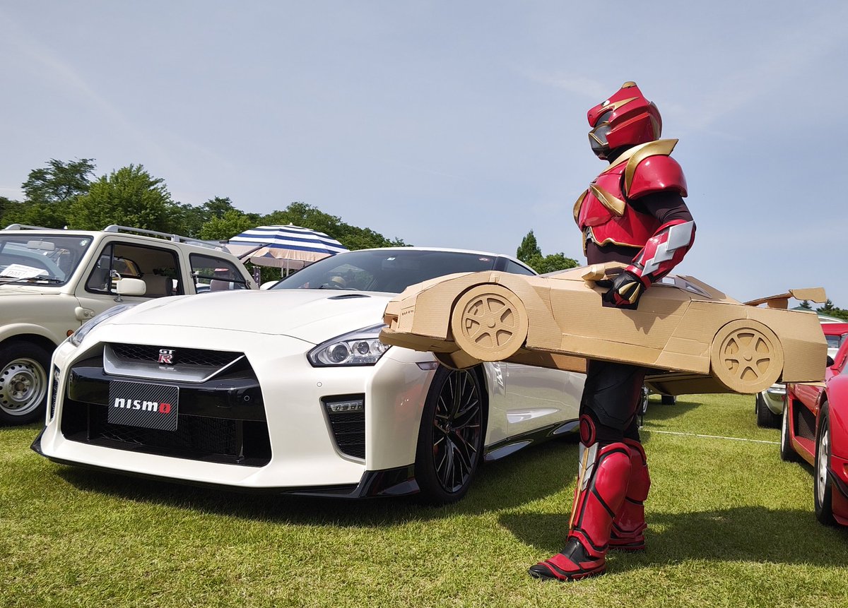 telmk2's tweet photo. 名車とキヘワリ・グラマラス＆ダンボールカー、デナー＆ダンボールカー
#西会津　#なつかしcarショー
#丞神デナー https://t.co/6h6EaDttPv