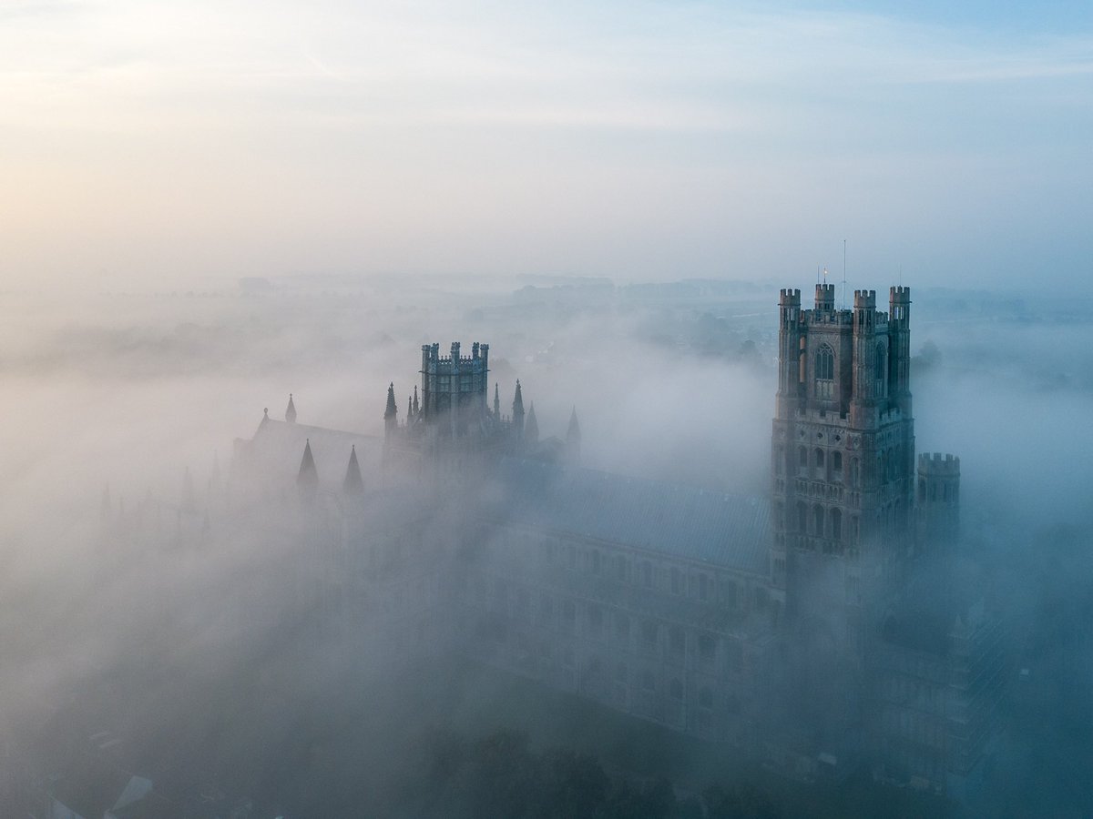 Very proud to see my image of Ely Cathedral in the @AP_Magazine article which features our @ElyPhotographic club in this weeks edition 🥲 @SpottedInEly @Ely_Cathedral @Kings_Ely @elystandard @StormHour @ThePhotoHour #loveukweather @metoffice #dronephoto @BabylonArtsEly @Kings_Ely